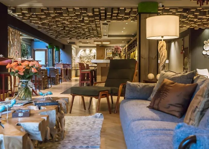 Wood Hotel